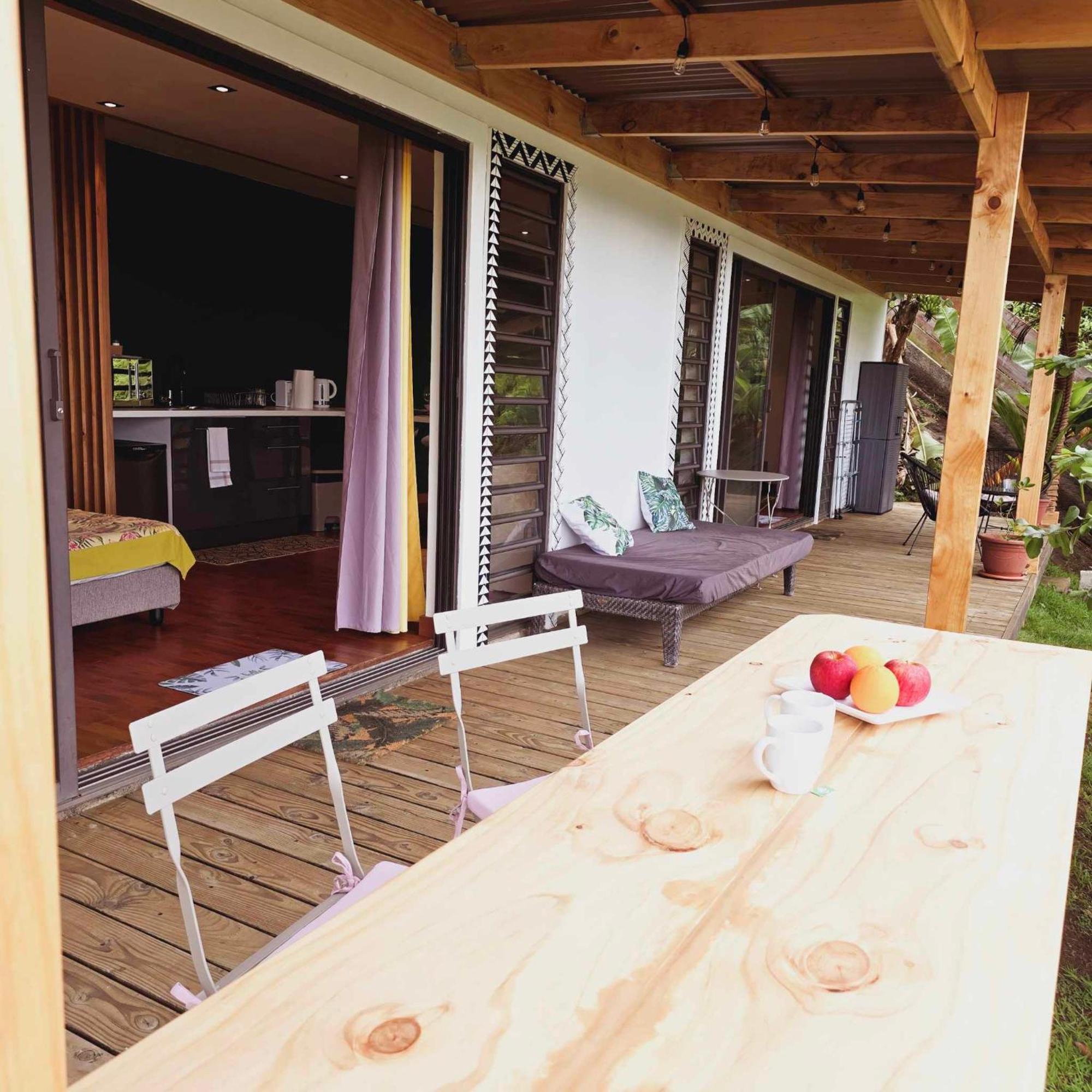 Fare Toahana, Accommodation With A Ocean View Faaa ภายนอก รูปภาพ