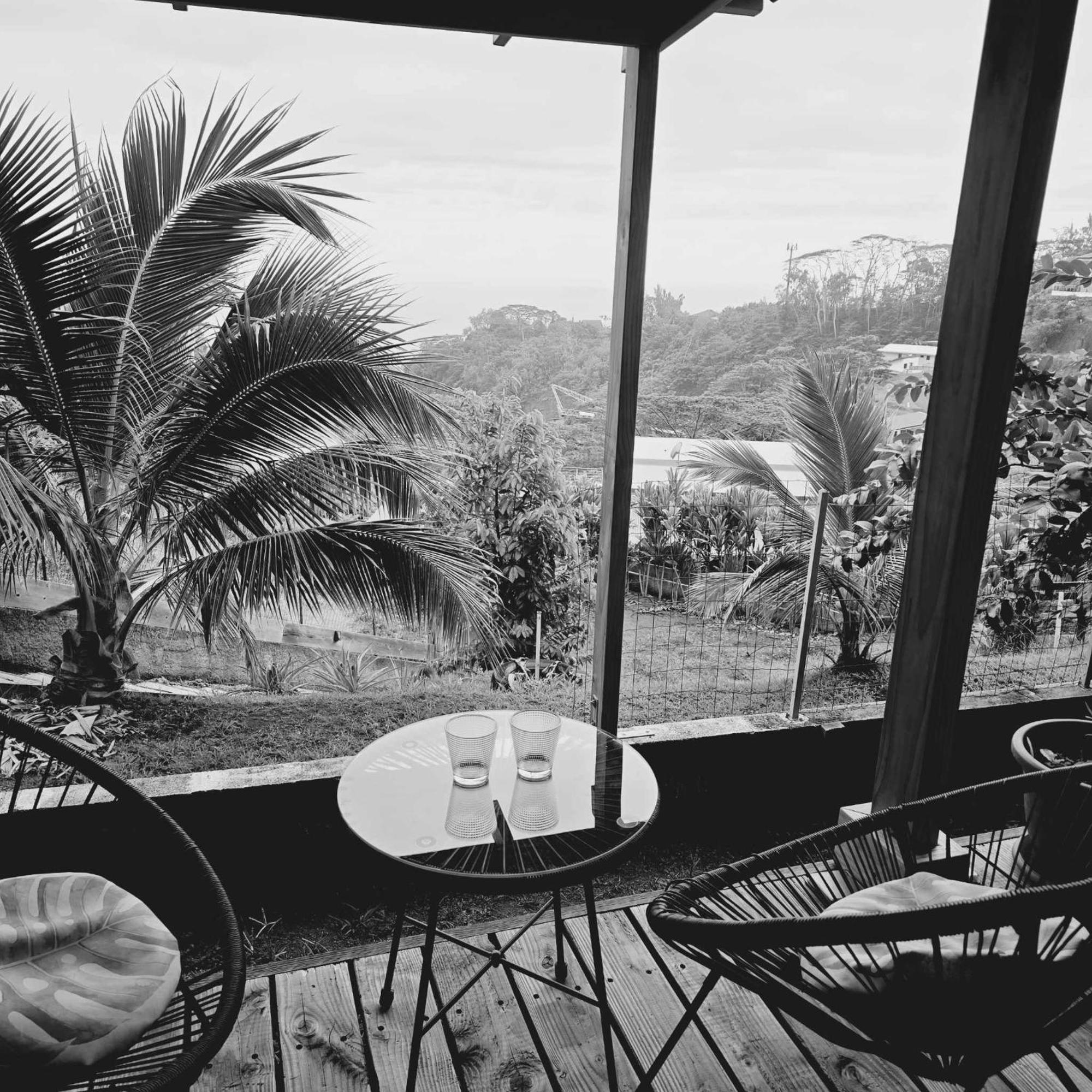 Fare Toahana, Accommodation With A Ocean View Faaa ภายนอก รูปภาพ